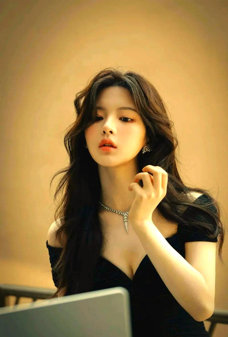 杨超越谈外界评价怎么做？学会这5招让你勇敢面对！