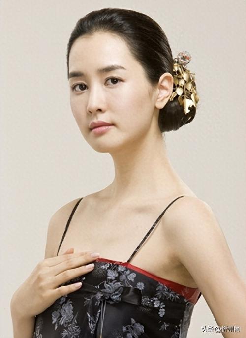 李多海礼服为什么塞卫生纸?3个女明星秘密都在这!