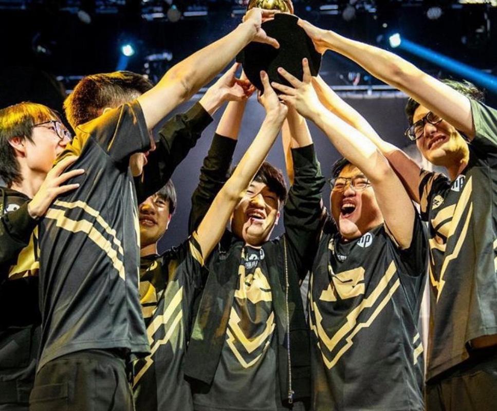 jdg战胜fpx比赛亮点？5个关键时刻全面解析