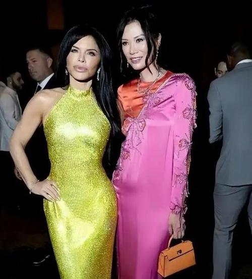 邓文迪章子怡有什么共同点?3点惊人相似解析!