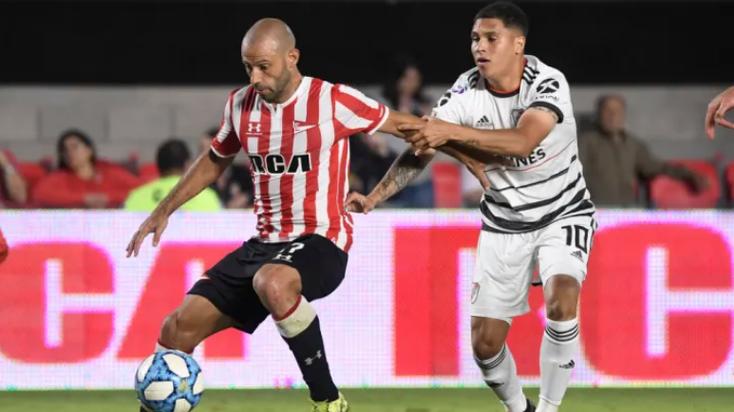 马斯切拉诺伊布谁更强?对比两人技术特点和球场风格!