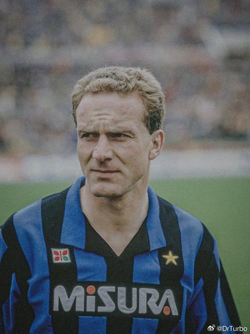 鲁梅尼格的经典时刻有哪些？(重温足球历史难忘瞬间)