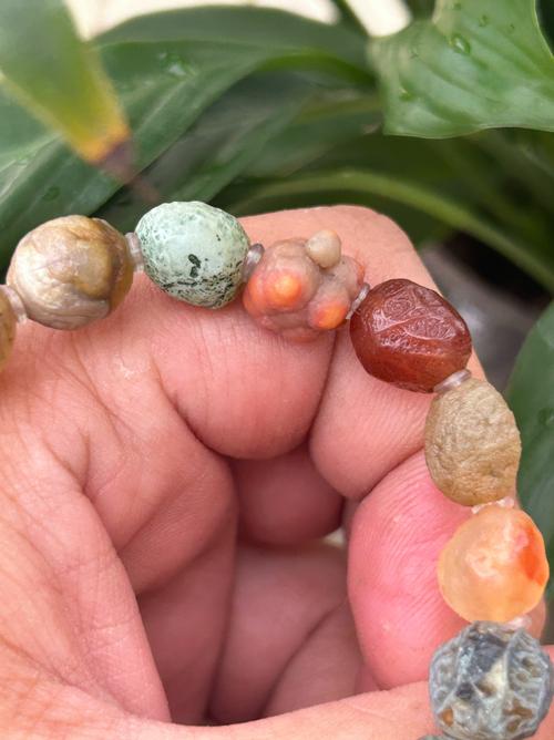 阿拉善玛瑙值多少钱(行内人解析价格行情)