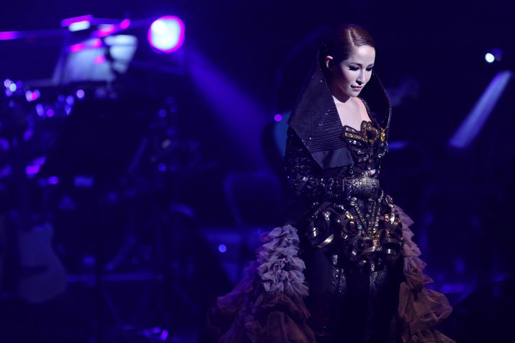 萧亚轩演唱会嗨翻现场？歌迷互动应援全攻略