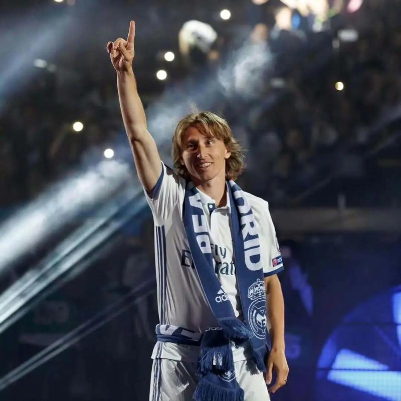 卢卡托尼有多强？3个理由看他如何成为顶级前锋