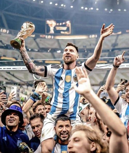 阿圭罗现任老婆是谁？球星新恋情被媒体抓拍！