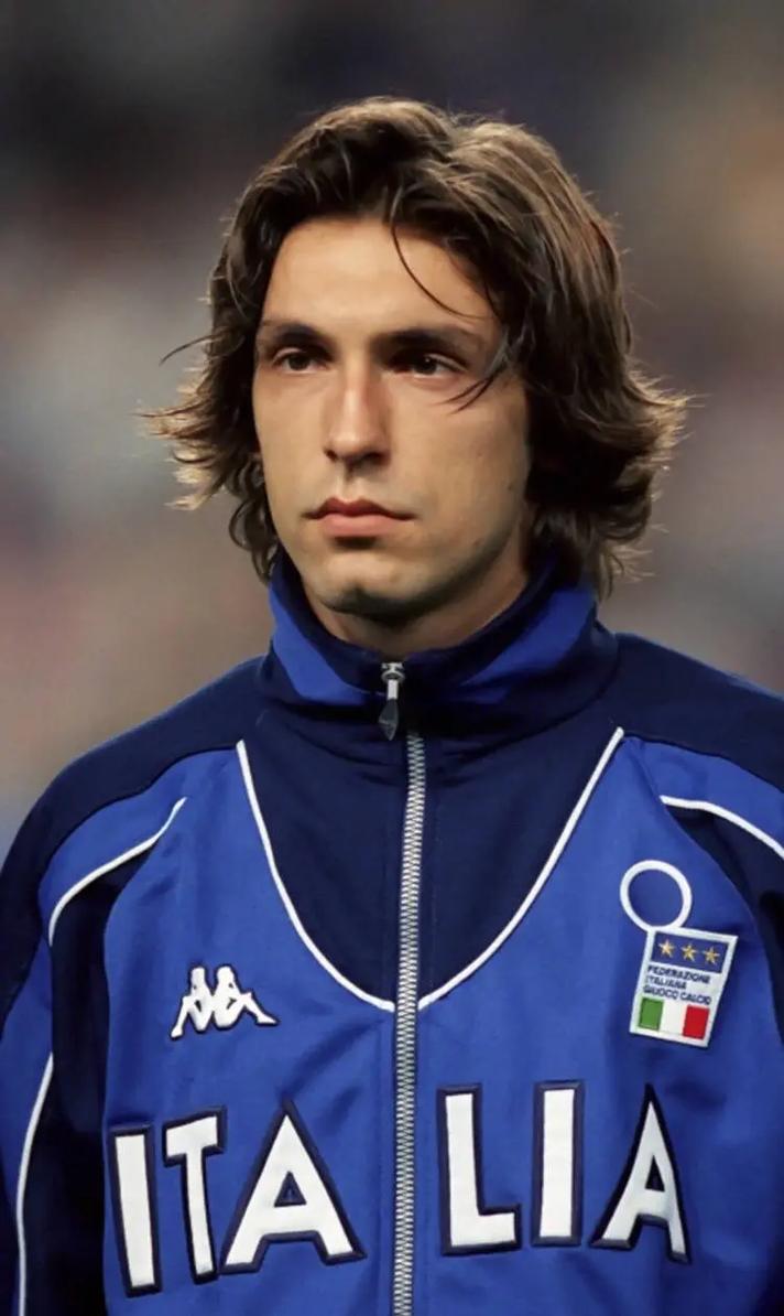 绝对巨星皮尔洛为啥叫睡皮?优雅踢球就像中场艺术家!