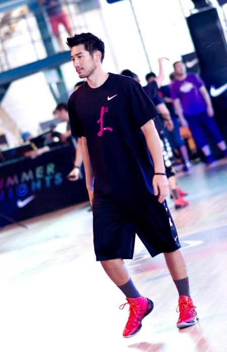 高以翔篮球水平如何?身高优势下的技术分析!