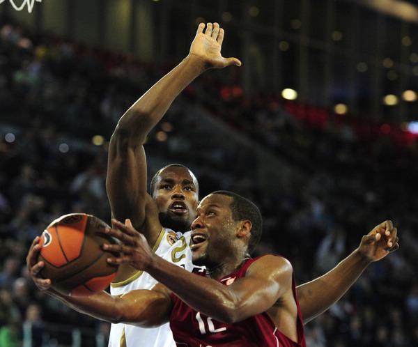 伊巴卡受伤对球队有何影响？(全面解析关键后果)