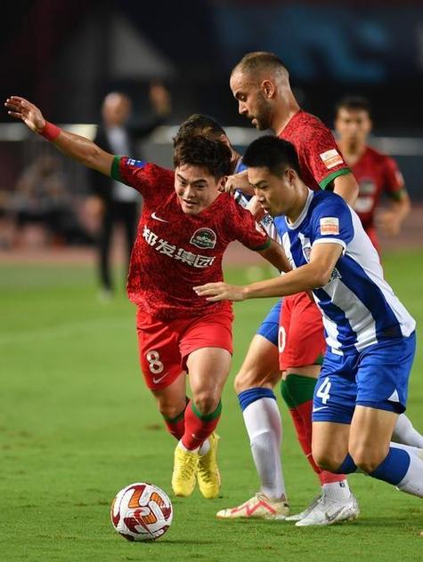 黄紫昌领衔国足名单出炉（新阵容有谁看他担起重任）