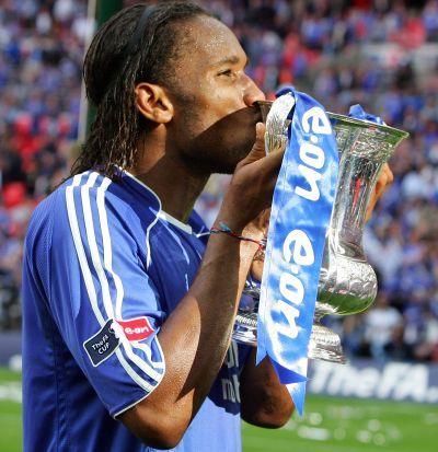 德罗巴是谁？揭秘这位传奇前锋的辉煌生涯故事！