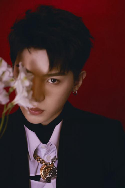 h姓男星近况曝光？复出动作引网友疯狂猜测