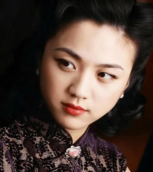 汤唯怎么了(娱乐新闻热点,原因深度探析!)