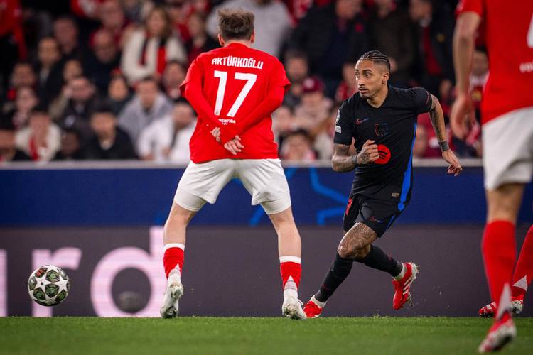 利物浦vs本菲卡历史交锋回顾(经典5场比赛全解析)