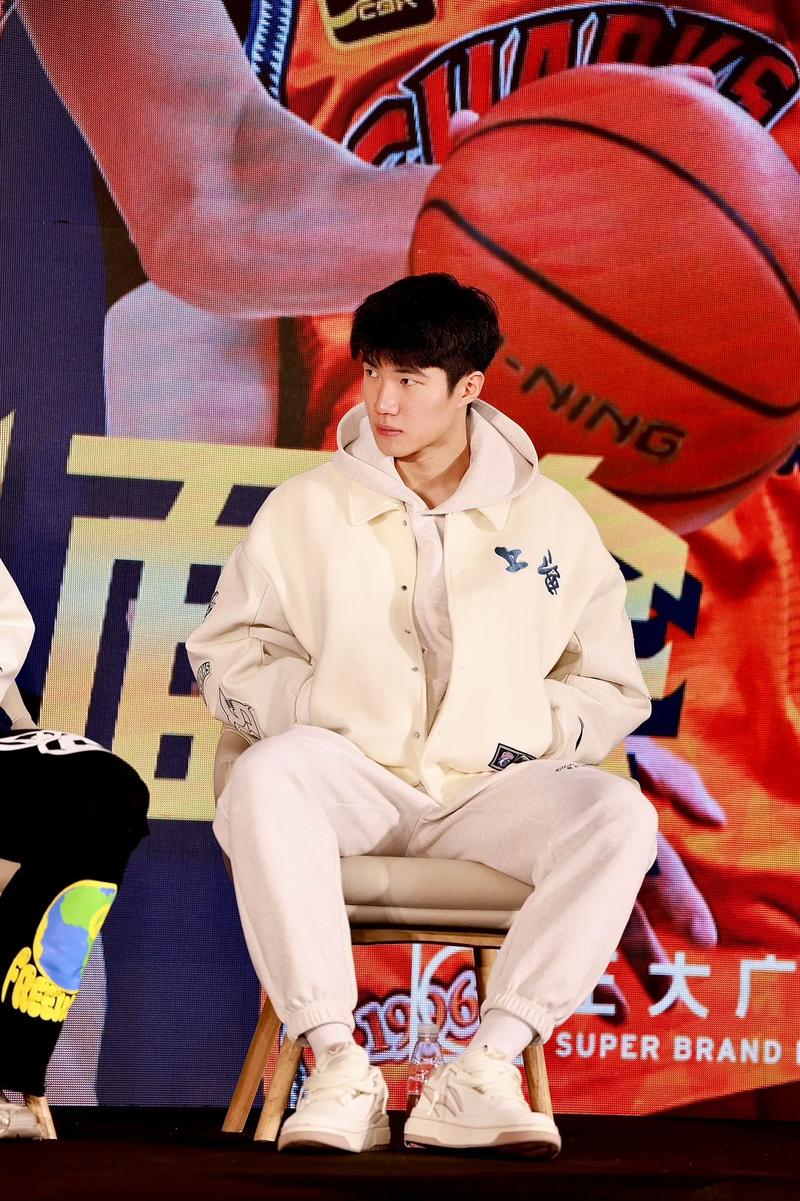 上海男篮纪录片导演采访？(创作心路历程独家分享)