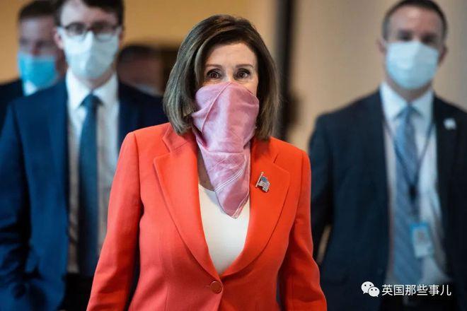 特朗普让记者摘口罩遭拒绝美国民众怎么看？