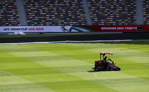 如何参观足球城体育场？这些实用指南帮你规划行程！