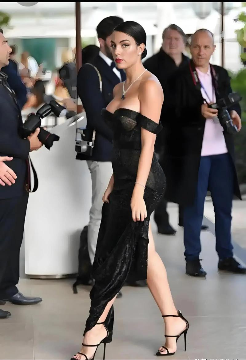 c罗历任女友现状追踪？最新近况及生活照更新！