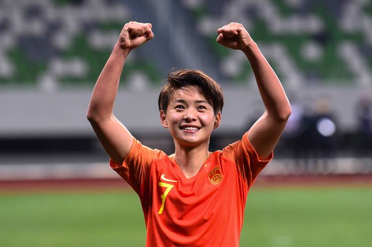 解约后巴黎女足王霜动向：最新进展实时跟踪！