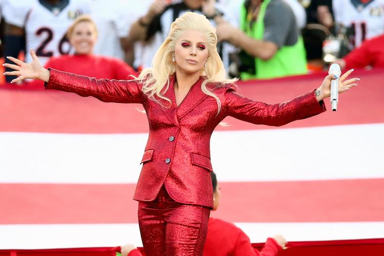 Lady Gaga和别的歌手谁更强？出道十五年风格大对比