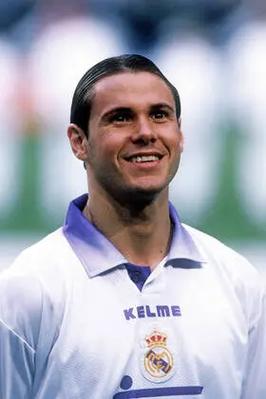 雷东多怎么学足球(5个技巧模仿大师风格)