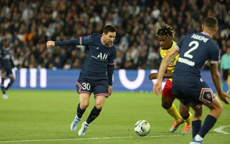 巴黎夺冠提前多少轮赢的？看看梅西世界波怎么助力球队！