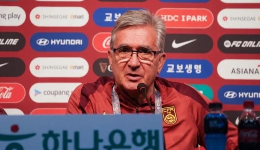 施拉普纳是谁？国足首位外籍主帅揭秘