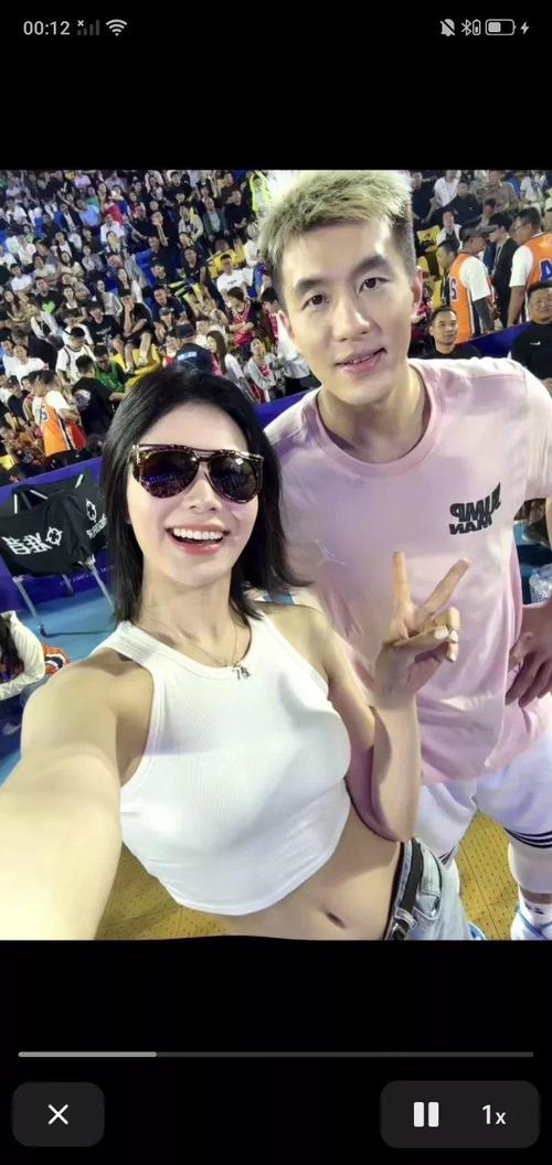 84岁球迷见郭艾伦容易吗?高龄粉丝追星经历分享!