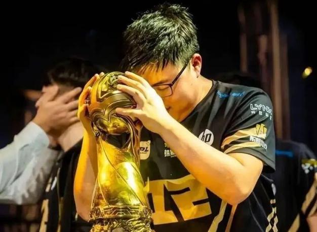 uzi退役仪式影响多大?电竞圈震动深度解读!