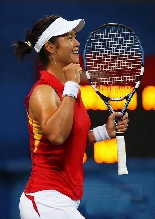 李娜姜山生活曝光？揭秘日常甜蜜点滴细节！