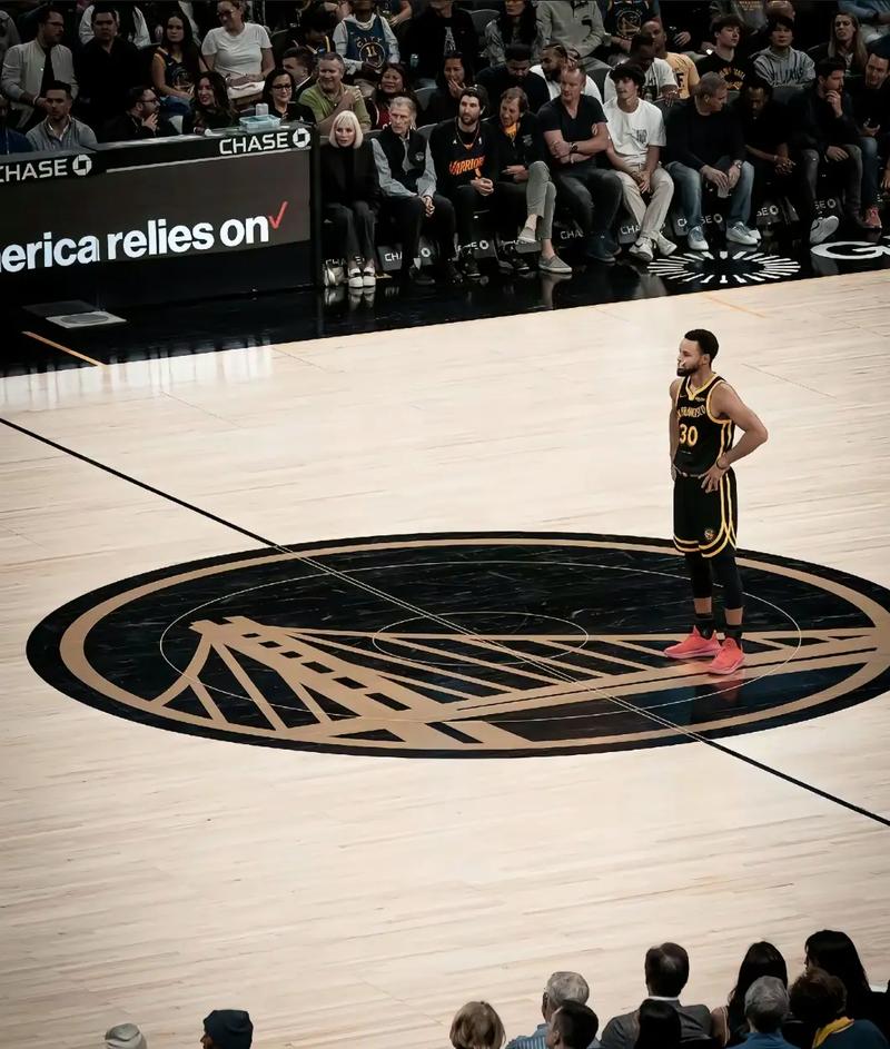 詹姆斯身高比杜兰特矮多少？两人同框照片全解析！