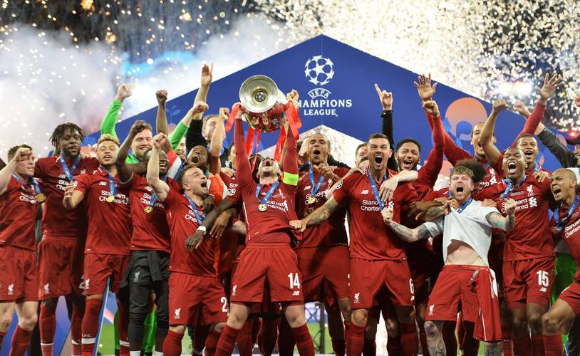 利物浦队员怎么选主力？老球迷揭秘战术和表现！