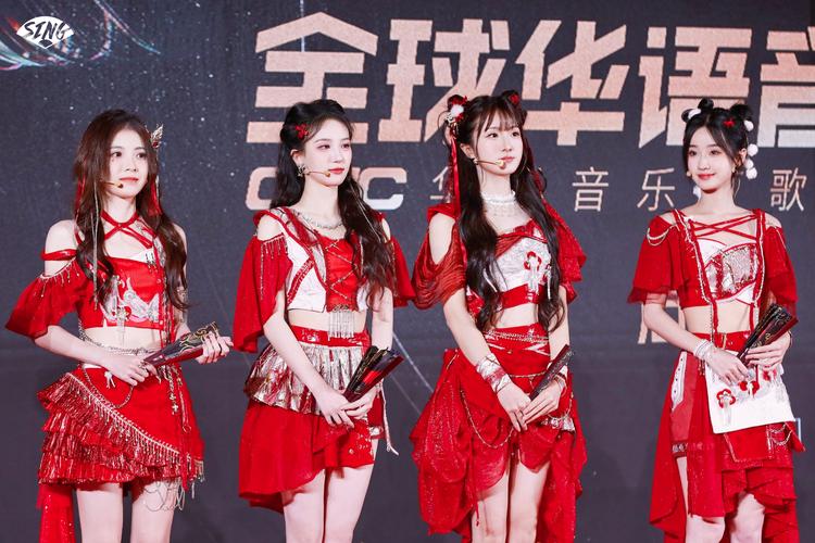 打歌服造型亮了!郑秀妍张天爱吴谨言女团舞新舞台燃炸全场