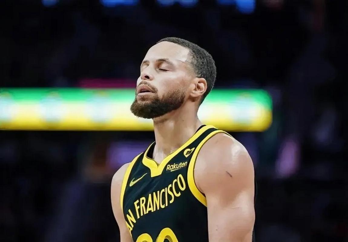 奥科吉打库里脚踝事件引发多大关注?新闻排行榜前几说透