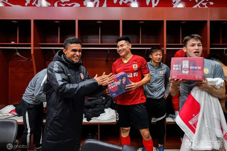 长春亚泰主场门票多少钱(最新购票渠道与优惠攻略)