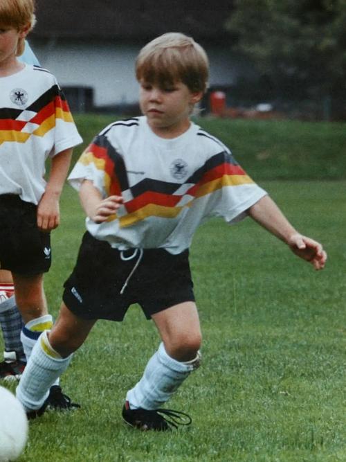 欧洲杯进球最年轻德国球员是谁?揭秘这位天才少年!