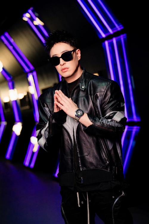 潘玮柏飞机头发型适合啥脸型？(轻松匹配你的个人风格)