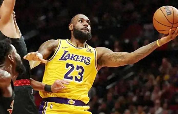 湖人大胜开拓者谁最炸？詹姆斯三双数据一览！