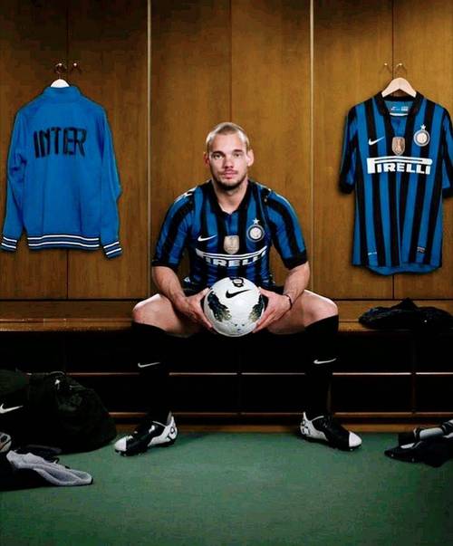 斯内德退役对足球影响大吗？专家深度解读其重要性！