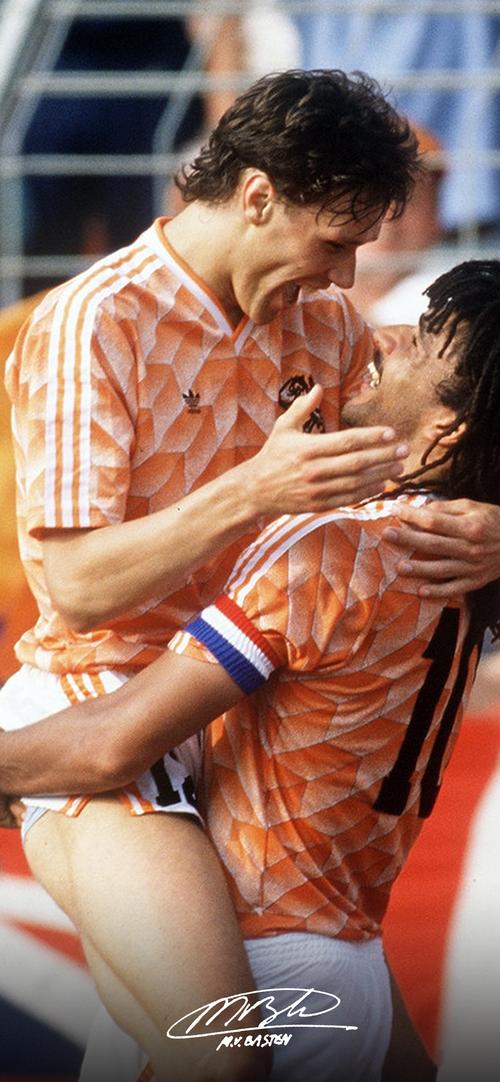 范巴斯滕如何影响现代足球(了解他的传奇地位)