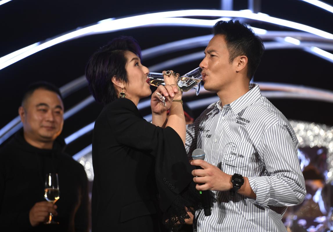 杨千嬅黄伟文合作哪首歌最火？播放量最高是这首！