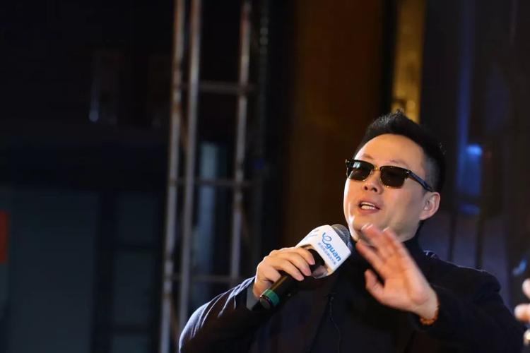 张亮是杨国福的外甥啥秘密？(专家解析两大品牌真相！)